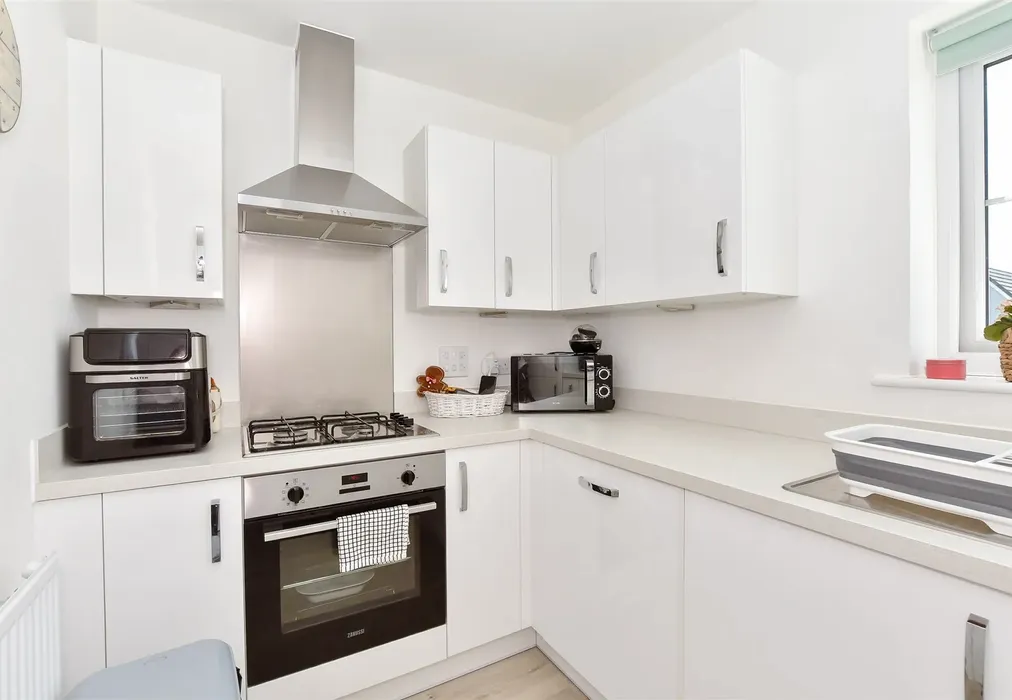 Kitchen - Maycock Place, Hythe, Kent - Wards of Kent