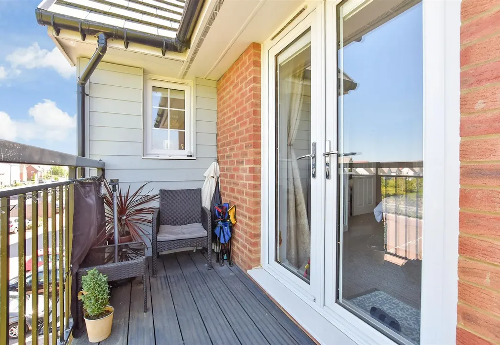 Balcony / Terrace - Maycock Place, Hythe, Kent - Wards of Kent