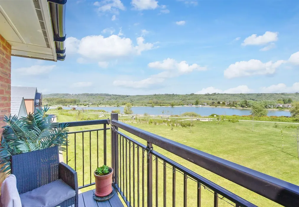 Balcony / Terrace - Maycock Place, Hythe, Kent - Wards of Kent