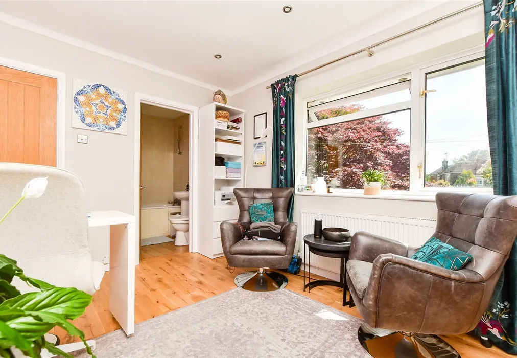 Bedroom 1 - Jefferies, Horsted Keynes, West Sussex - Wards of Kent