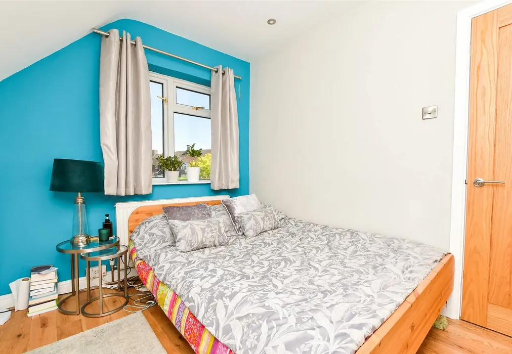 Bedroom 2 - Jefferies, Horsted Keynes, West Sussex - Wards of Kent