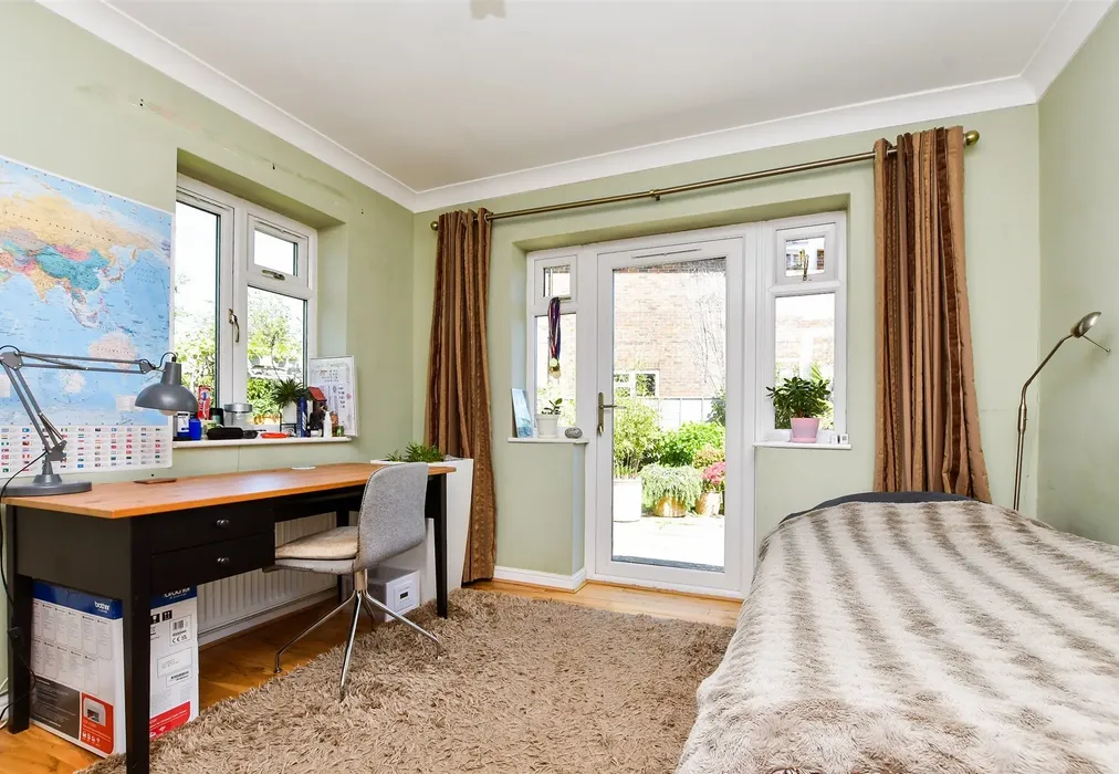 Bedroom 3 - Jefferies, Horsted Keynes, West Sussex - Wards of Kent