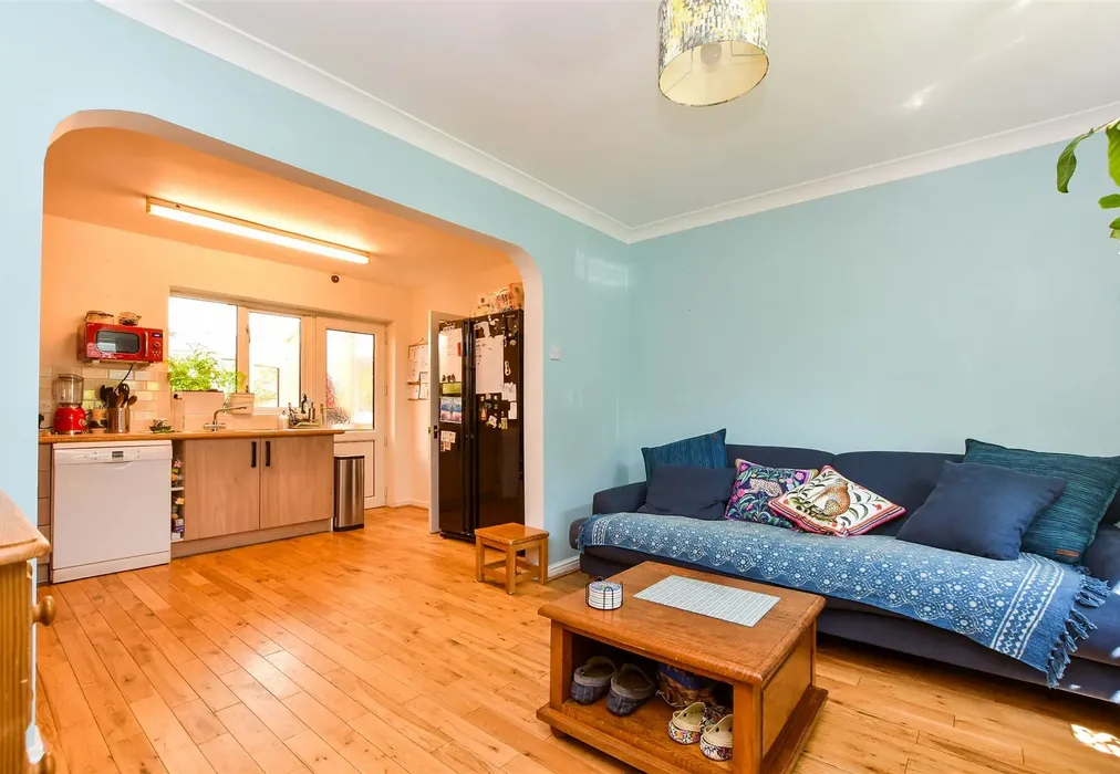 Lounge - Jefferies, Horsted Keynes, West Sussex - Wards of Kent