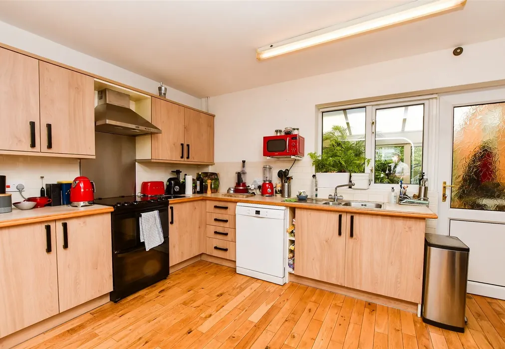 Kitchen - Jefferies, Horsted Keynes, West Sussex - Wards of Kent