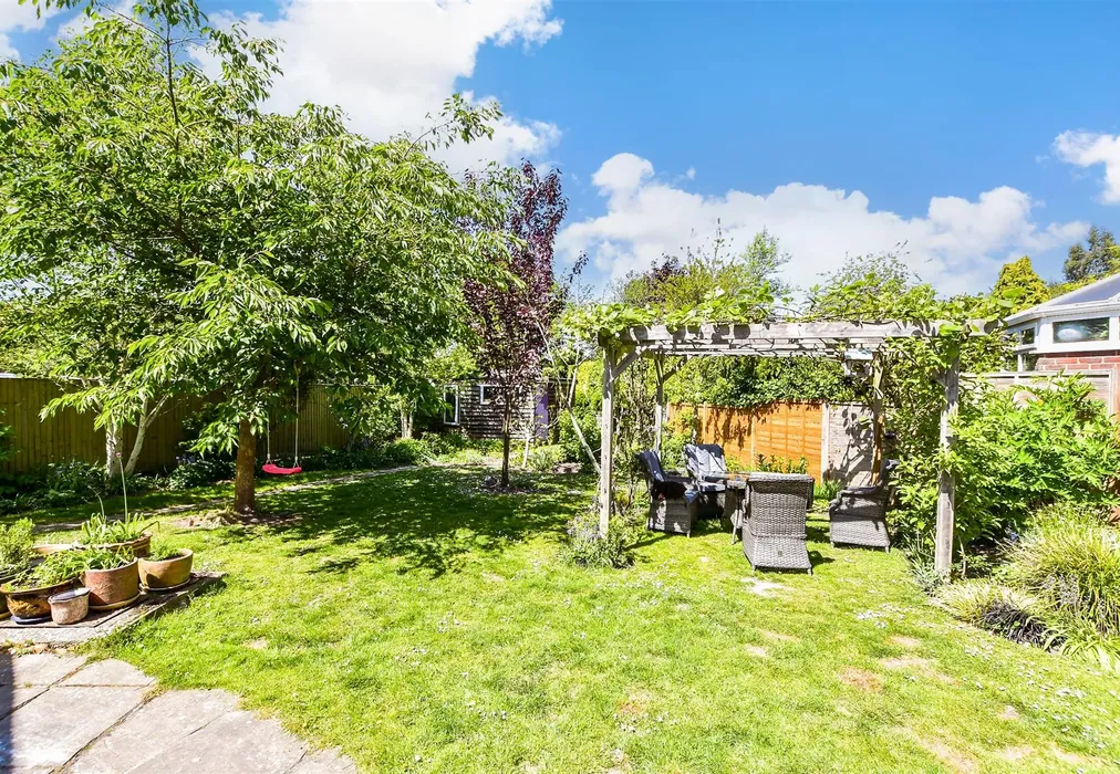 Rear Garden - Jefferies, Horsted Keynes, West Sussex - Wards of Kent