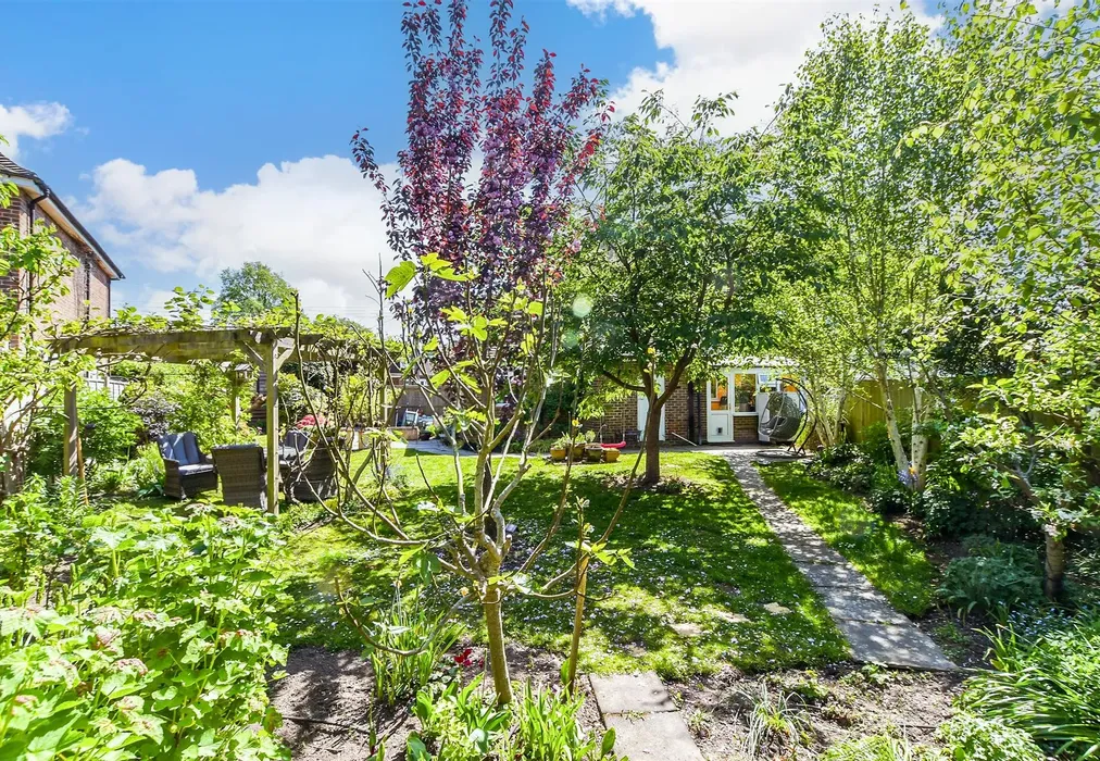 Rear Garden - Jefferies, Horsted Keynes, West Sussex - Wards of Kent