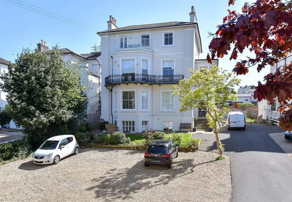 Front Web 1 - Castle Street, Ryde, Isle of Wight - Wards of Kent