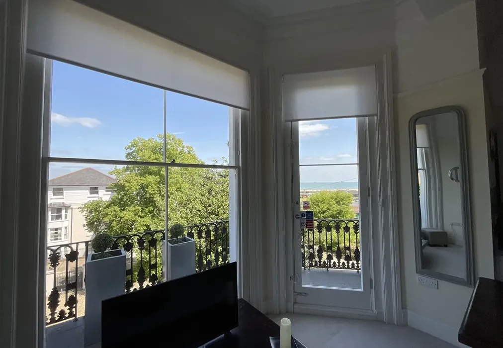 Lounge Sea View - Castle Street, Ryde, Isle of Wight - Wards of Kent