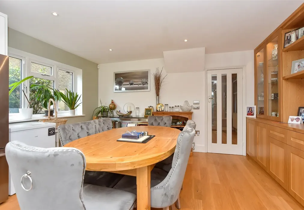 Breakfast Area - London Road, Sittingbourne, Kent - Wards of Kent