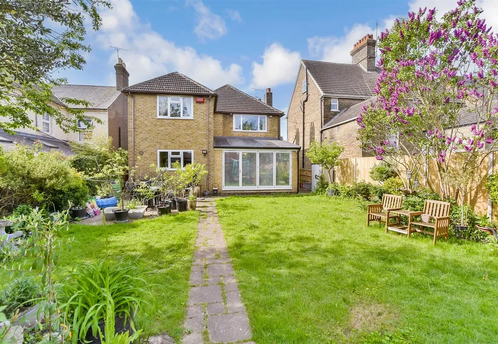 Rear Garden - London Road, Sittingbourne, Kent - Wards of Kent