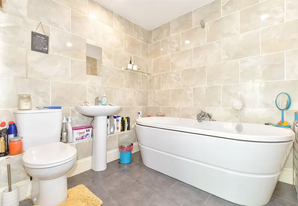 Bathroom - St. John's Street, Folkestone, Kent - Wards of Kent