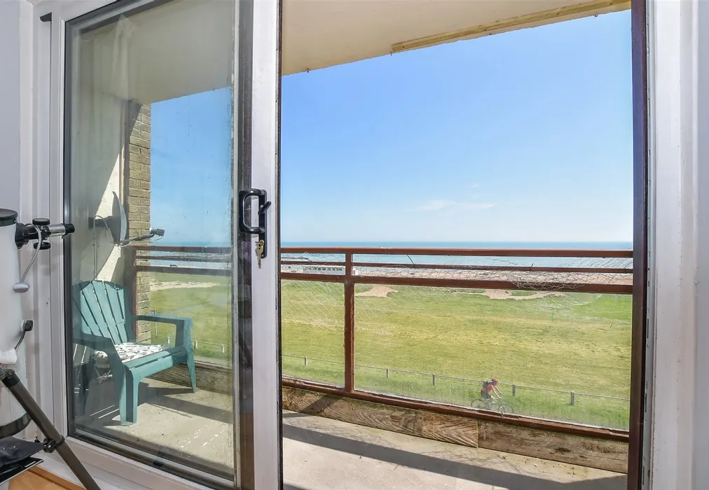 Balcony - Grand Parade, Littlestone, New Romney, Kent - Wards of Kent