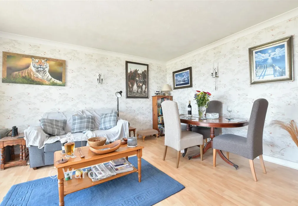 Lounge/ Diner - Grand Parade, Littlestone, New Romney, Kent - Wards of Kent