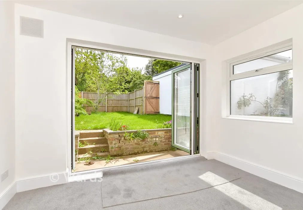 Internal Lifestyle Photograph - Neal Road, West Kingsdown, Sevenoaks, Kent - Wards of Kent