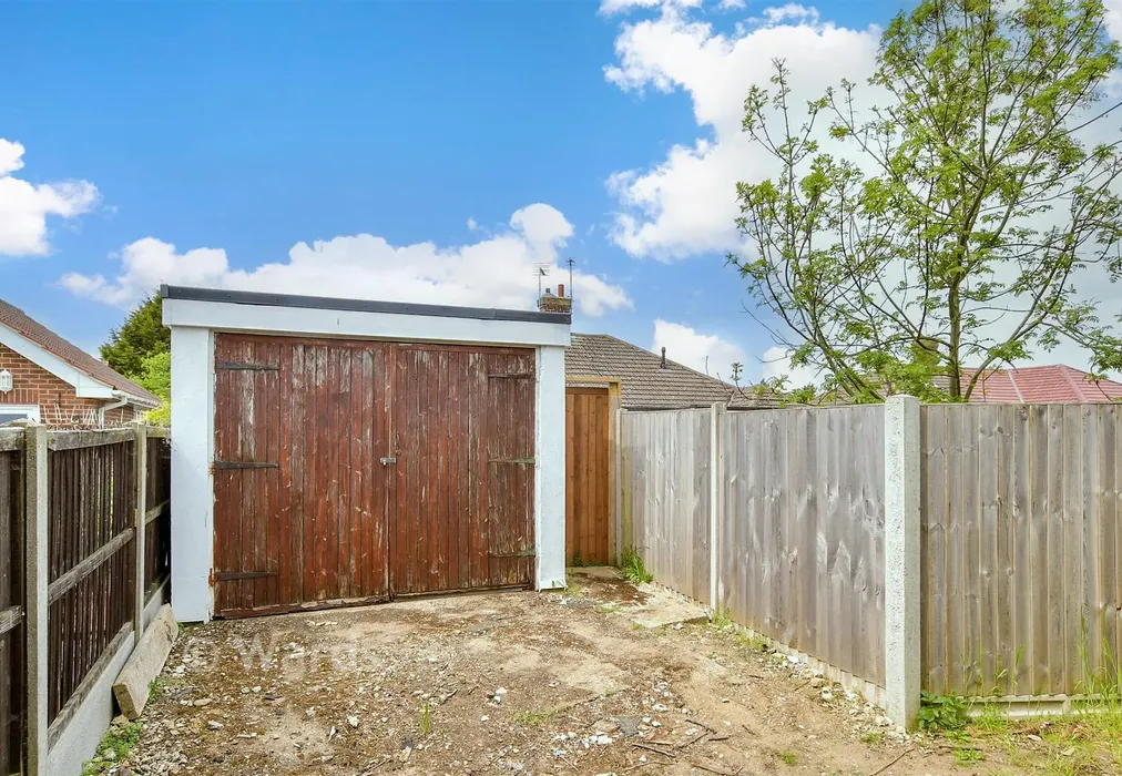 Garage - Neal Road, West Kingsdown, Sevenoaks, Kent - Wards of Kent