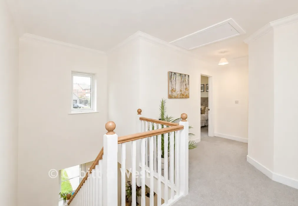Landing - The Orchards, Primrose Drive, Ridgewood, Uckfield, East Sussex - Wards of Kent
