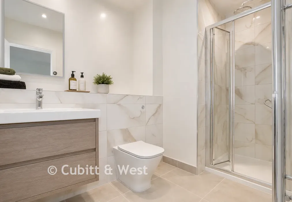En-Suite 1 - The Orchards, Primrose Drive, Ridgewood, Uckfield, East Sussex - Wards of Kent