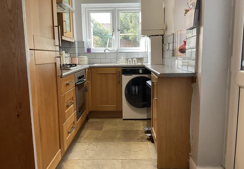 Kitchen - London Road, Dunton Green, Sevenoaks, Kent - Wards of Kent