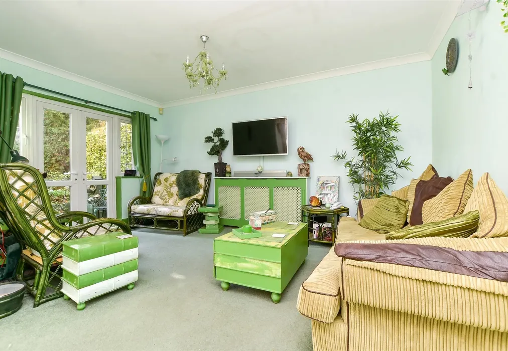 Lounge - Camborne Road, South Sutton, Surrey - Wards of Kent