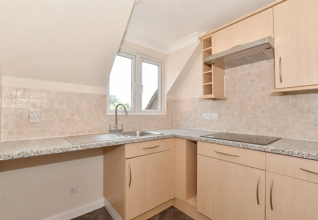 Kitchen - Linkfield Lane, Redhill, Surrey - Wards of Kent
