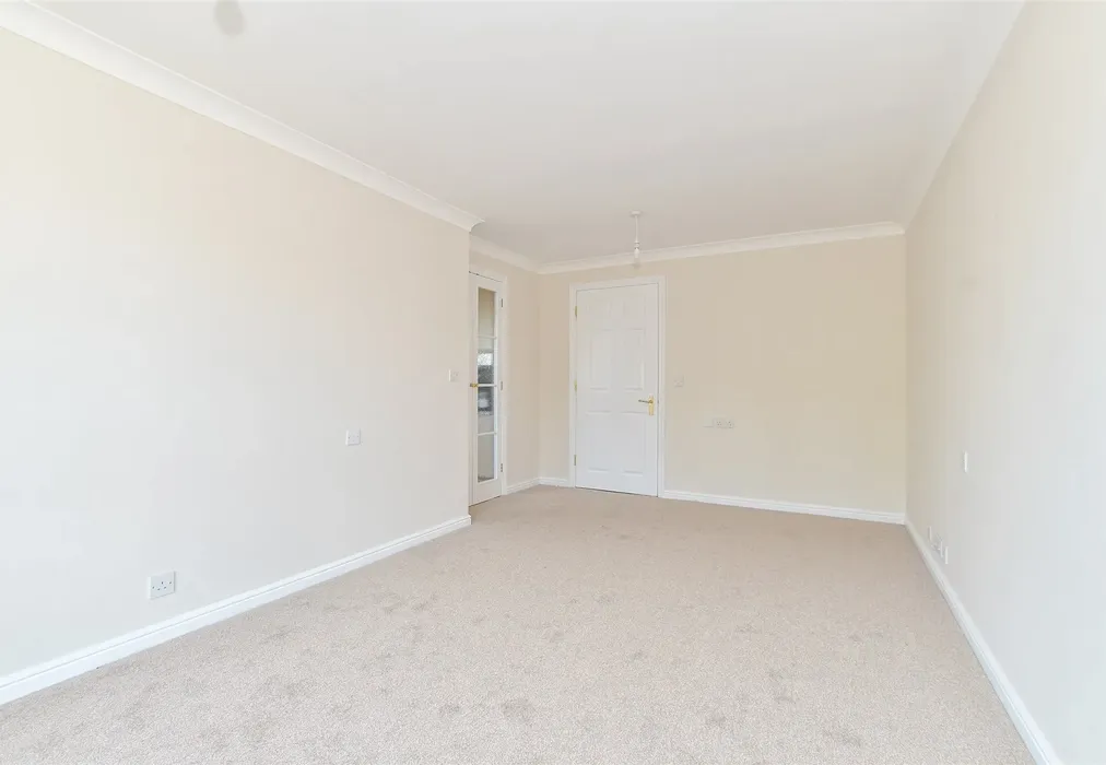 Lounge - Linkfield Lane, Redhill, Surrey - Wards of Kent