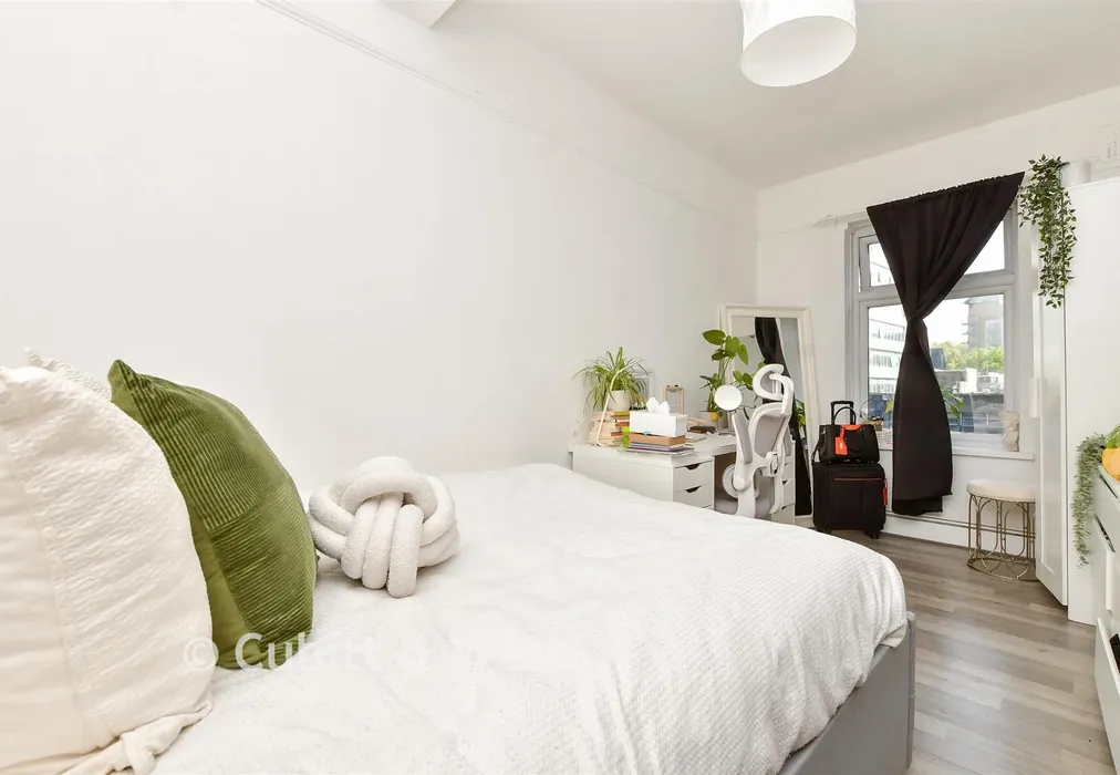 Bedroom 2 - High Street, Croydon, Surrey - Wards of Kent