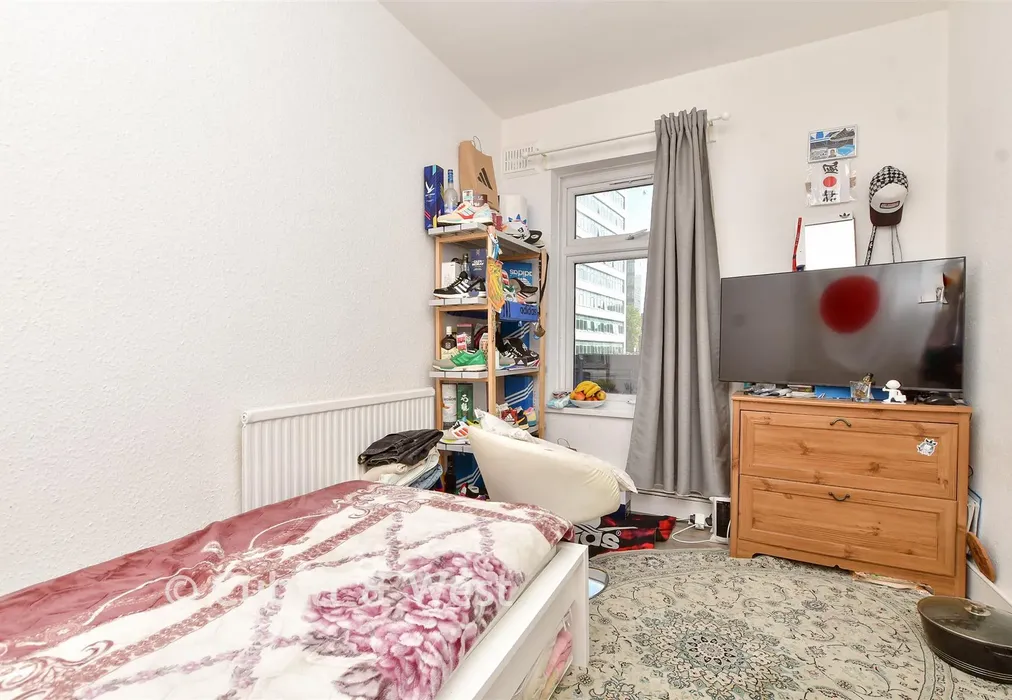 Bedroom 3 - High Street, Croydon, Surrey - Wards of Kent