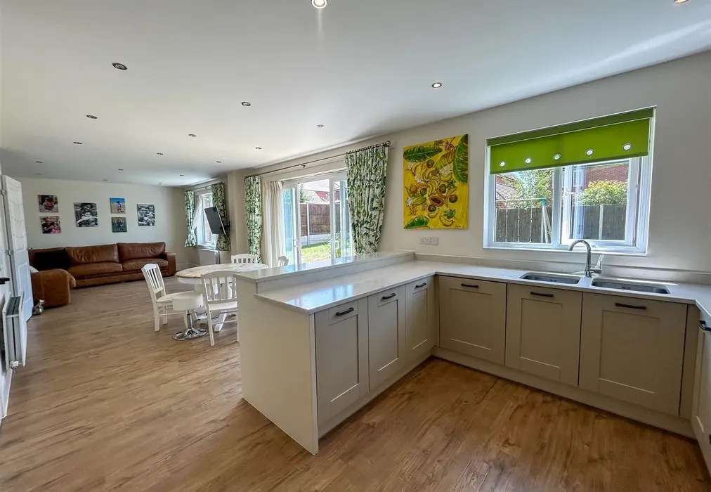 Kitchen - Archer Road, Marden, Tonbridge, Kent - Wards of Kent