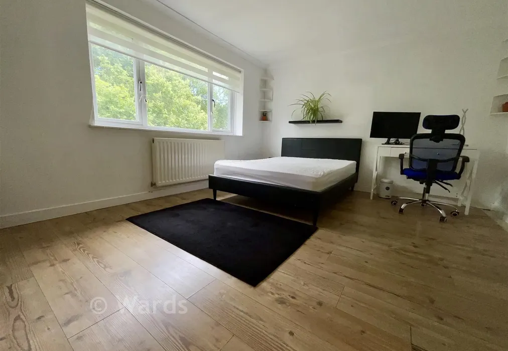 Bedroom 3 - Swallow Road, Birds Estate, Larkfield, Kent - Wards of Kent