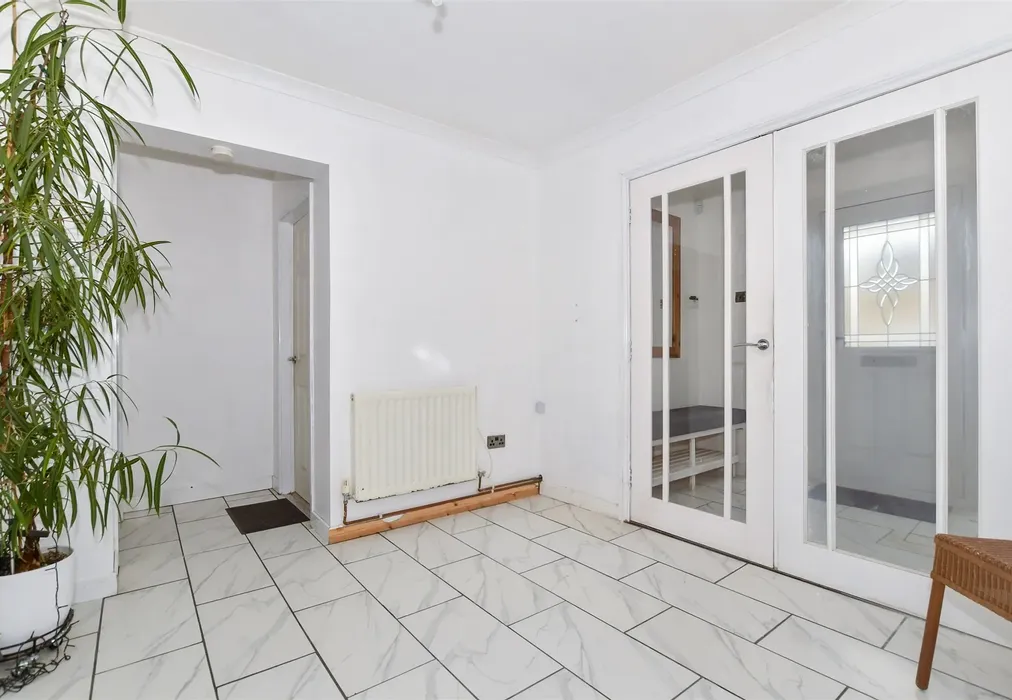 Inner Hallway - Swallow Road, Birds Estate, Larkfield, Kent - Wards of Kent