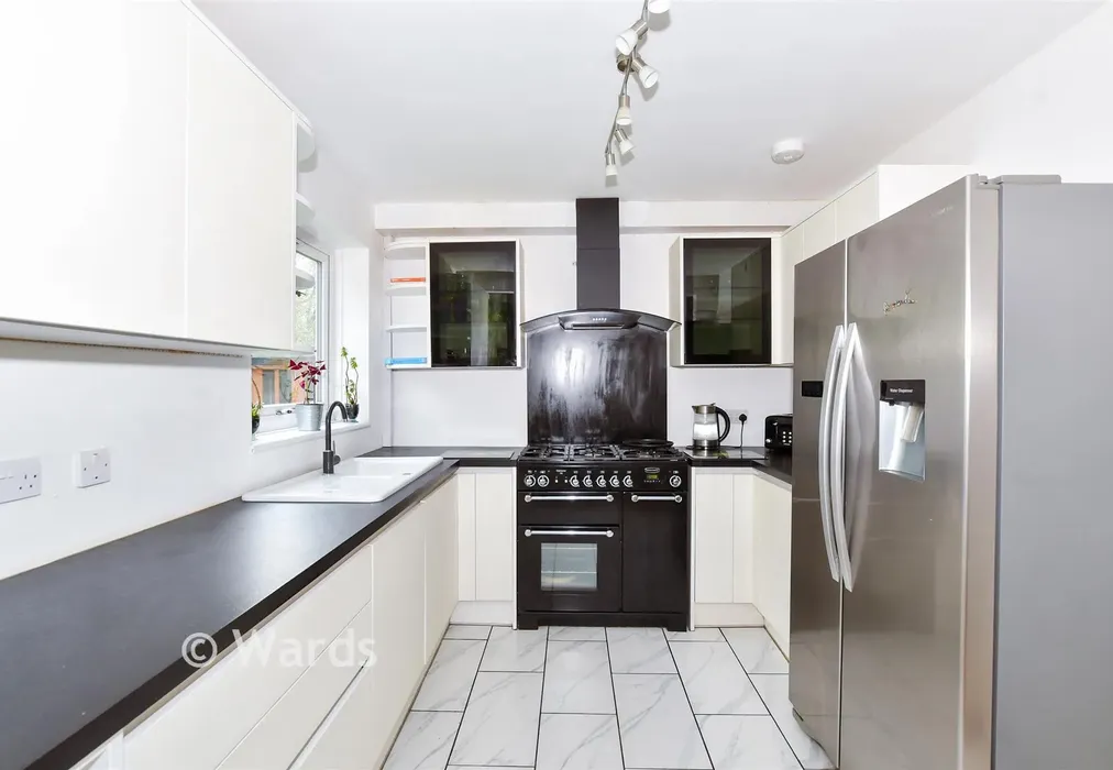 Kitchen - Swallow Road, Birds Estate, Larkfield, Kent - Wards of Kent