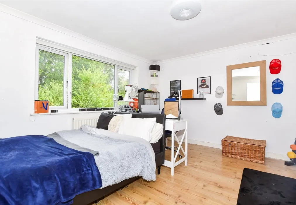Bedroom 3 - Swallow Road, Birds Estate, Larkfield, Kent - Wards of Kent