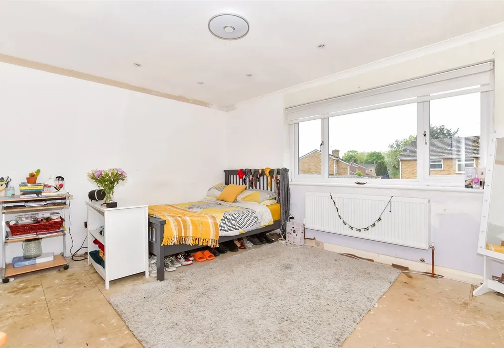Bedroom 2 - Swallow Road, Birds Estate, Larkfield, Kent - Wards of Kent