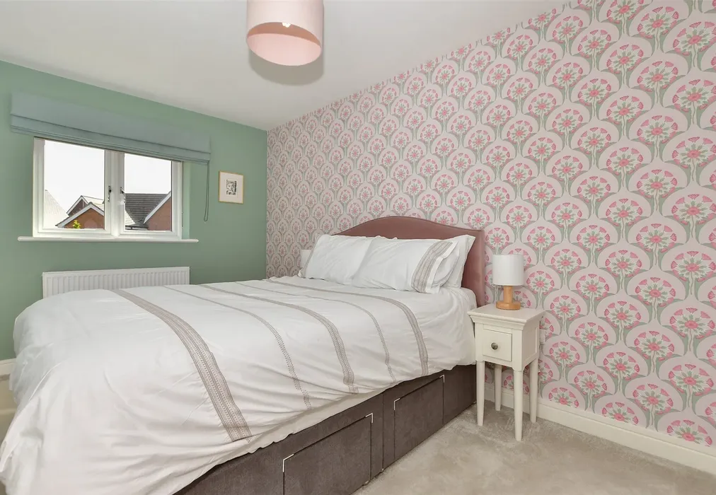 Bedroom 1 - Seymour Drive, Marden, Tonbridge, Kent - Wards of Kent