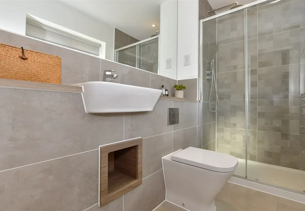 En-Suite Shower Room - Seymour Drive, Marden, Tonbridge, Kent - Wards of Kent