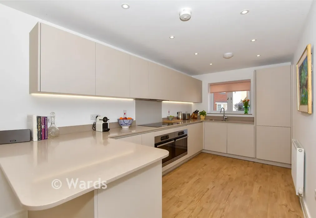 Kitchen - Seymour Drive, Marden, Tonbridge, Kent - Wards of Kent