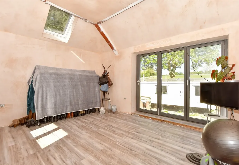Bedroom 3 - Burpham, Arundel, West Sussex - Wards of Kent