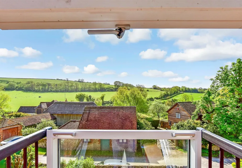 External Lifestyle Photograph - Burpham, Arundel, West Sussex - Wards of Kent