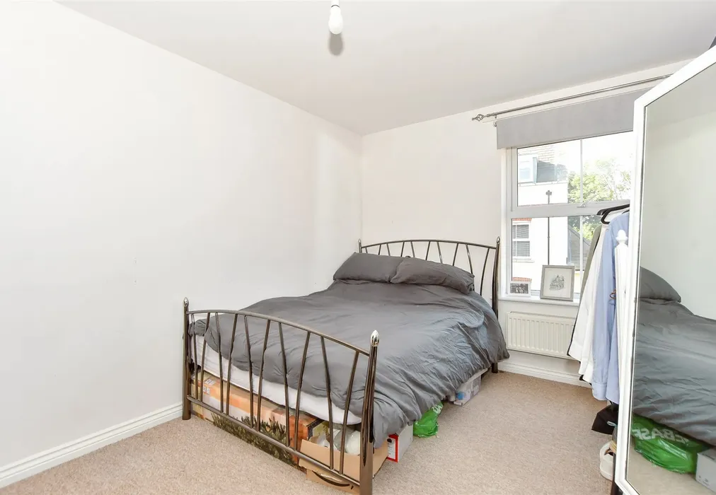 Bedroom 2 - The Halt, Hambrook, Chichester, West Sussex - Wards of Kent