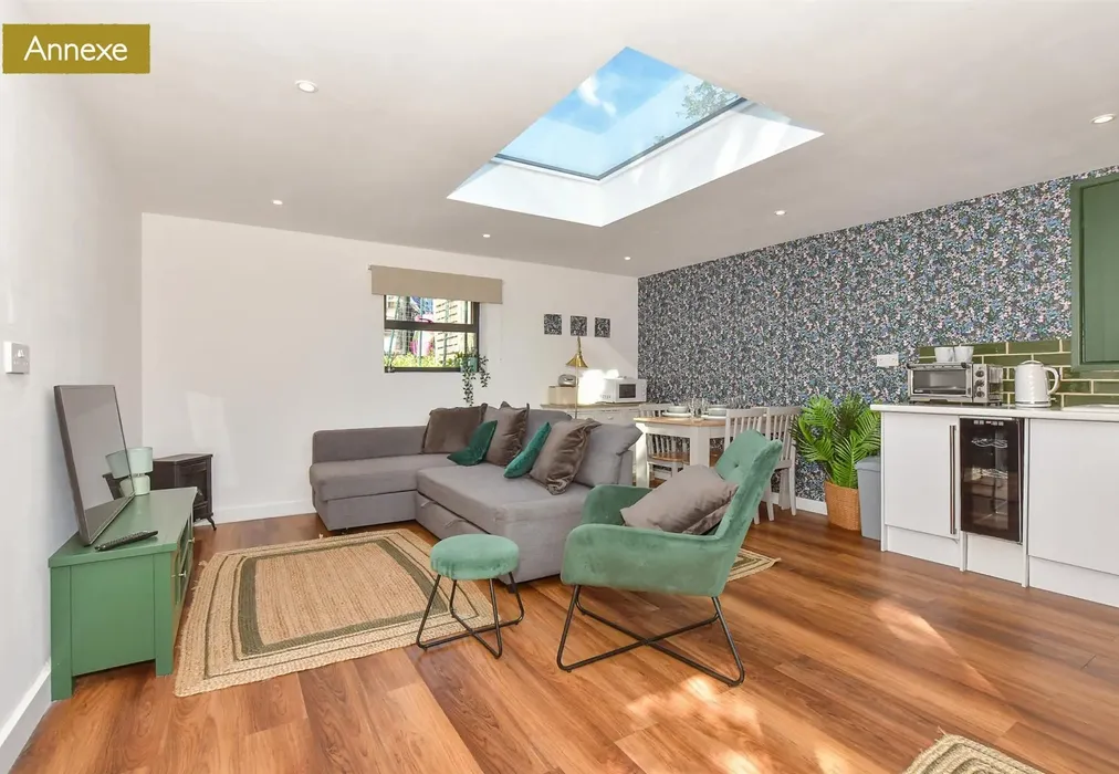 Annexe Interior - The Street, petham, Canterbury, Kent - Wards of Kent