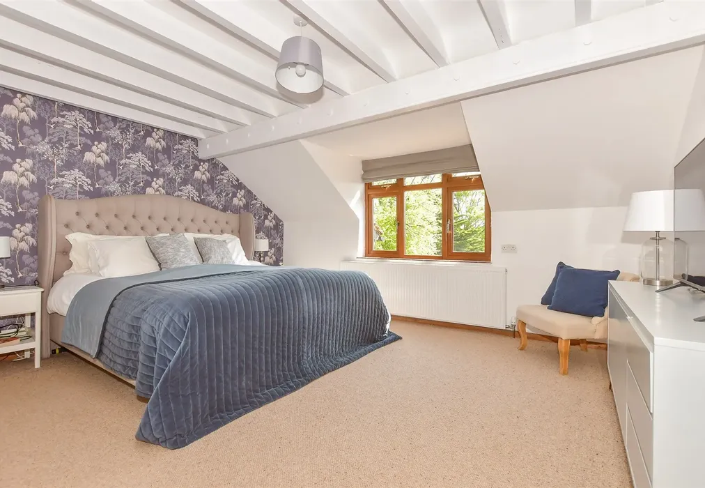 Main Bedroom - The Street, petham, Canterbury, Kent - Wards of Kent