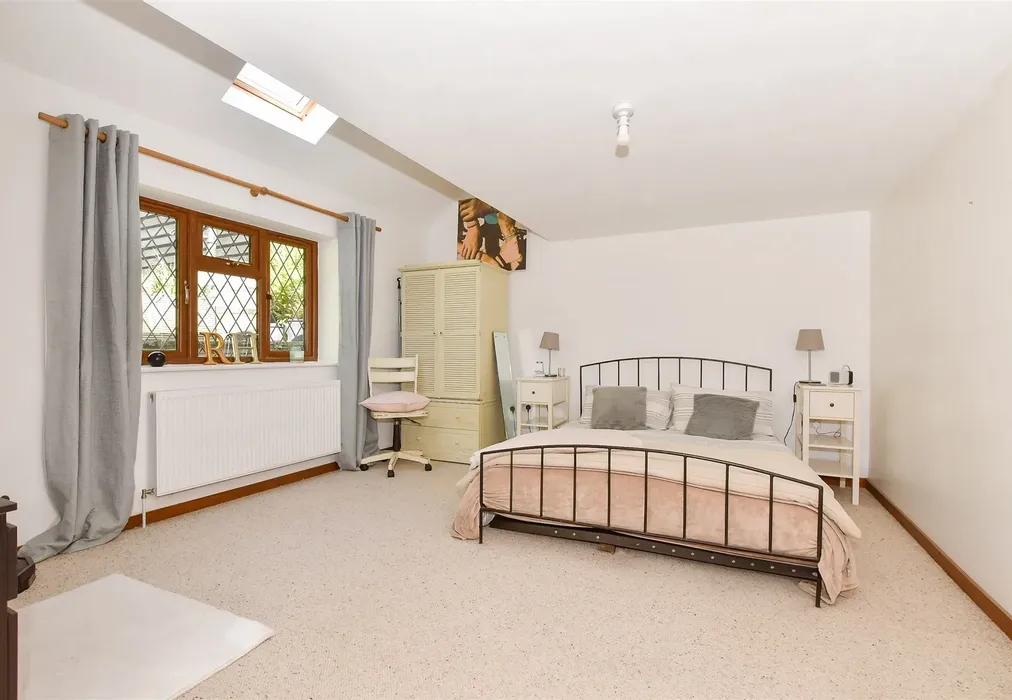 Bedroom 2 - The Street, petham, Canterbury, Kent - Wards of Kent