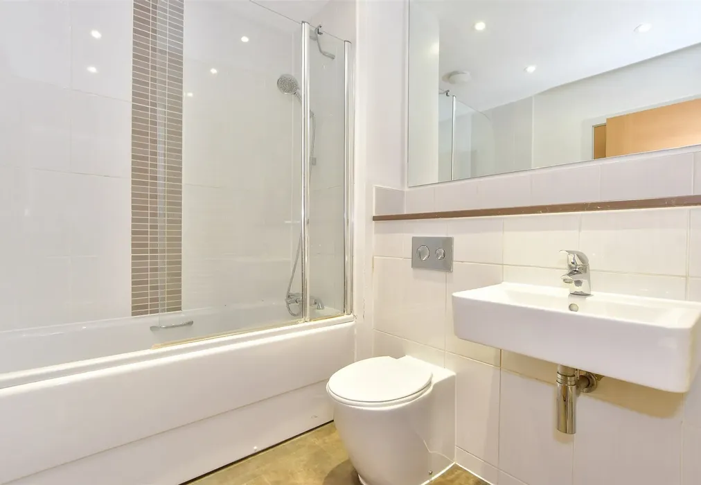 Bathroom - Abbess Way, Waterlooville, Hampshire - Wards of Kent