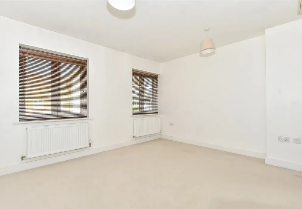 Lounge - Abbess Way, Waterlooville, Hampshire - Wards of Kent