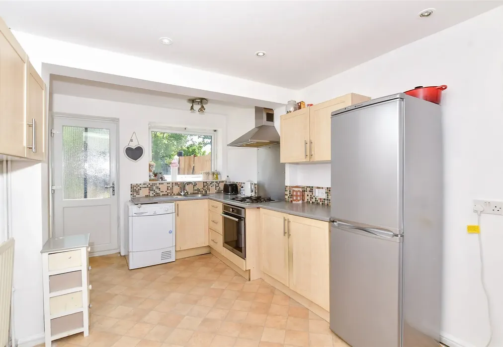 Kitchen/Diner - New Hythe Lane, Larkfield, Kent - Wards of Kent
