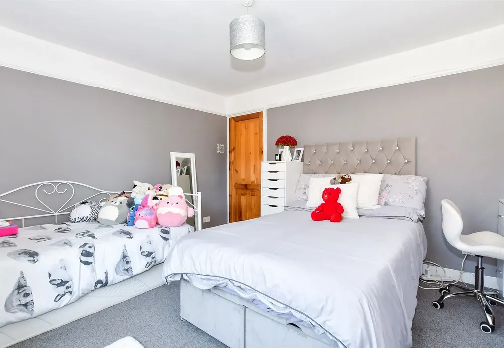 Bedroom 1 - New Hythe Lane, Larkfield, Kent - Wards of Kent