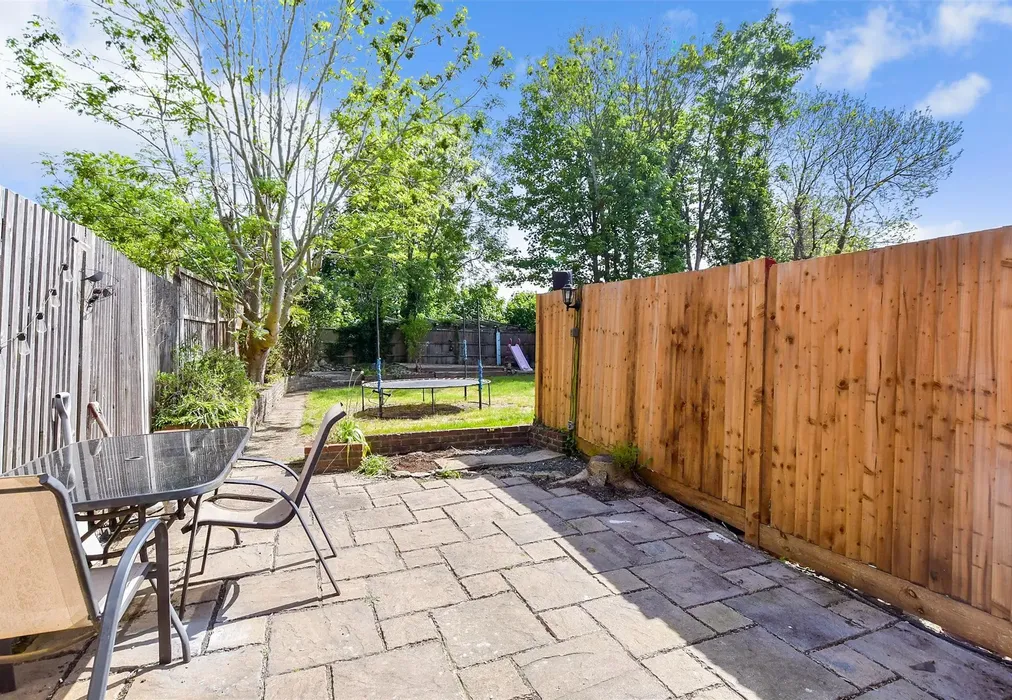 Rear Garden - New Hythe Lane, Larkfield, Kent - Wards of Kent
