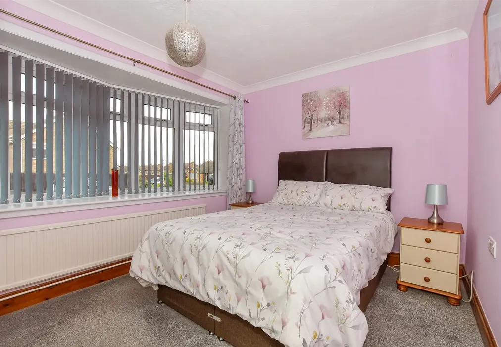 Bedroom 1 - Rosemary Avenue, Minster-On-Sea, Sheerness, Kent - Wards of Kent