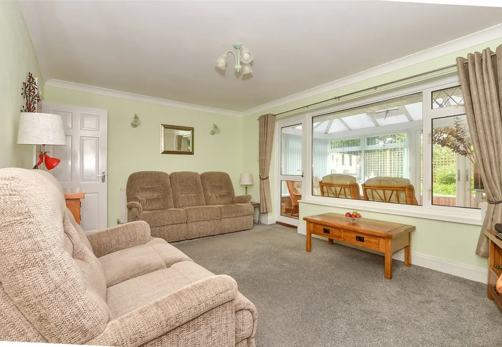 Lounge - Rosemary Avenue, Minster-On-Sea, Sheerness, Kent - Wards of Kent