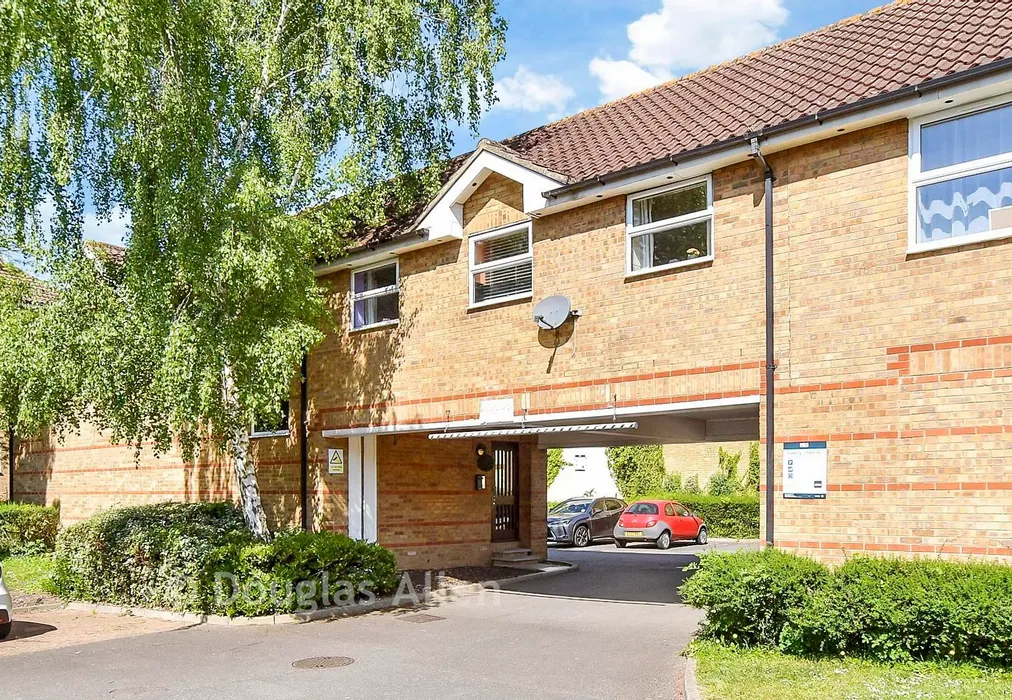 External (Web) - Chigwell Lane, Loughton, Essex - Wards of Kent